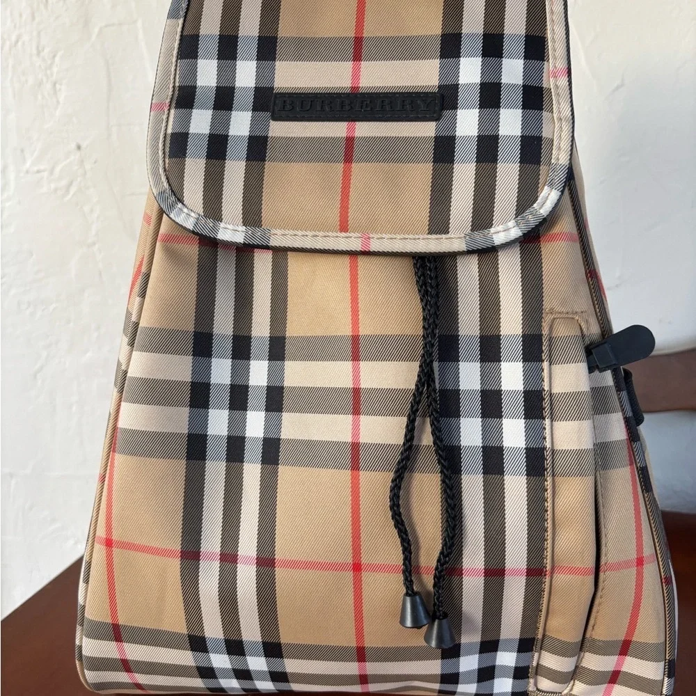 Authentic Burberry Nova Check Golf Backpack -‎ EUC